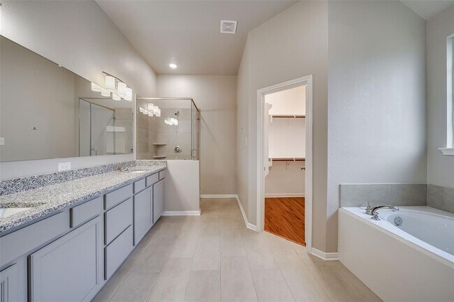 Building Photo - 1026 Tomball Downs Dr