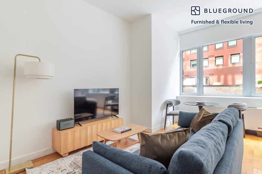 Primary Photo - 88 Leonard St