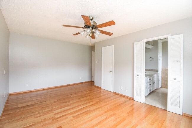 Building Photo - 1709 Beaver Springs Ct