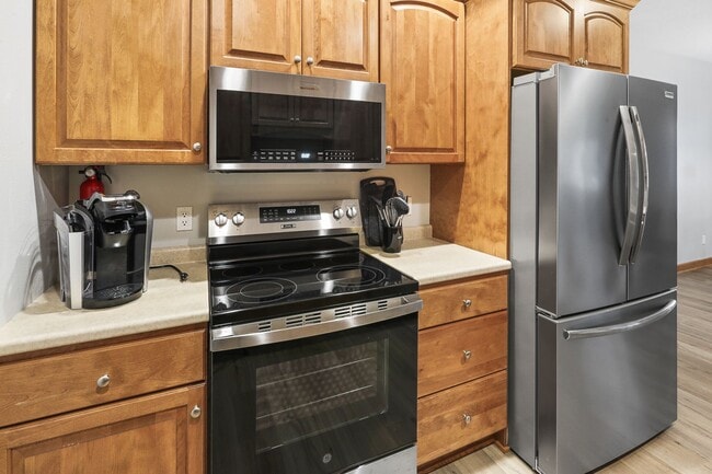 Building Photo - Maintenance Free Living Arrangement