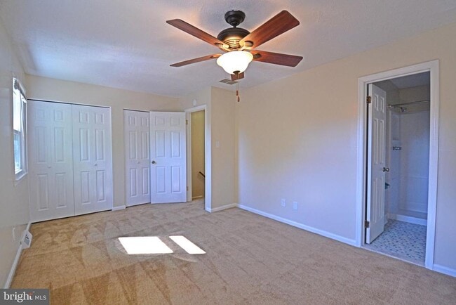 Building Photo - 22426 Greenview Ct