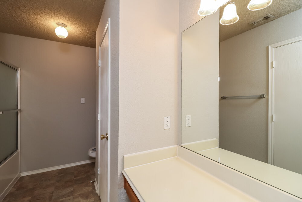 Building Photo - 10662 Flamewood Dr