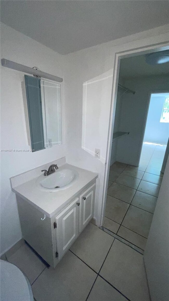 Building Photo - 1805 Sans Souci Blvd