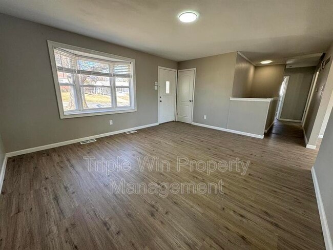 Building Photo - 5122 Ville Maria Ln