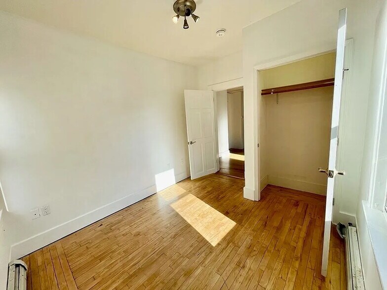 Building Photo - 90 Pierce St