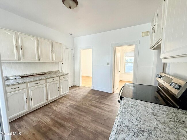 Building Photo - 1017 Hegeman St