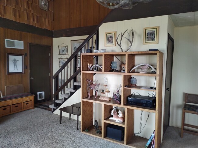 Building Photo - 20 Orcutt Dr