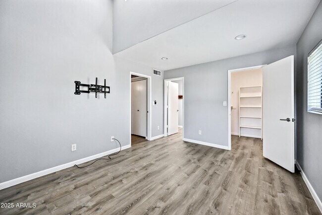 Building Photo - 6480 N 82nd St