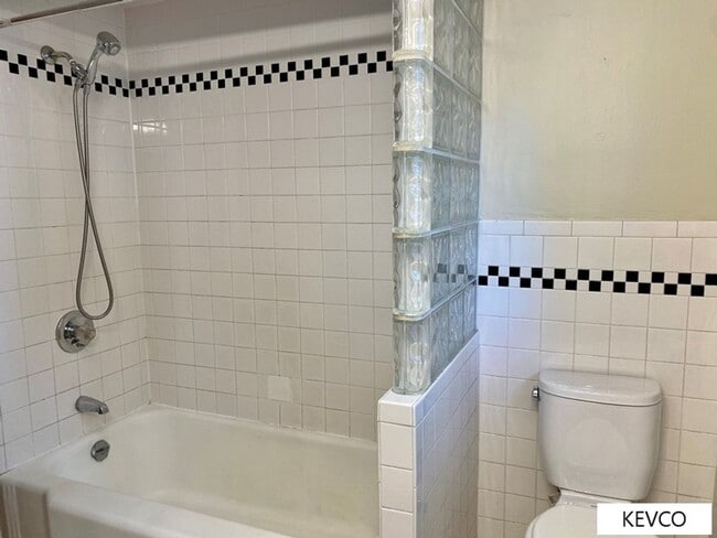 Building Photo - Sizable House on Remington!