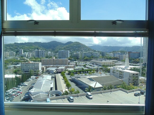 Building Photo - Newly renovated 1 bedroom, 1 bath, 1 parking in Makiki!