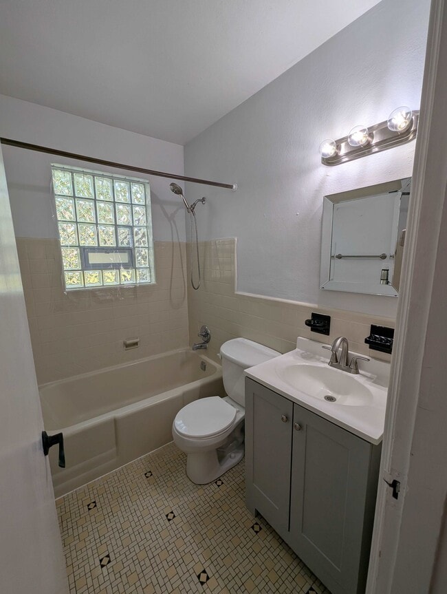 Building Photo - 8612 Neier Ln