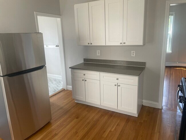 Building Photo - 139 Bowdoin St