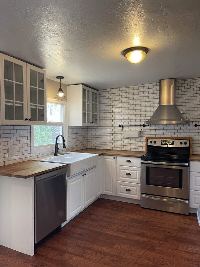 Building Photo - Spacious 3-Bedroom Home with Bonus Room & Two-Car Garage