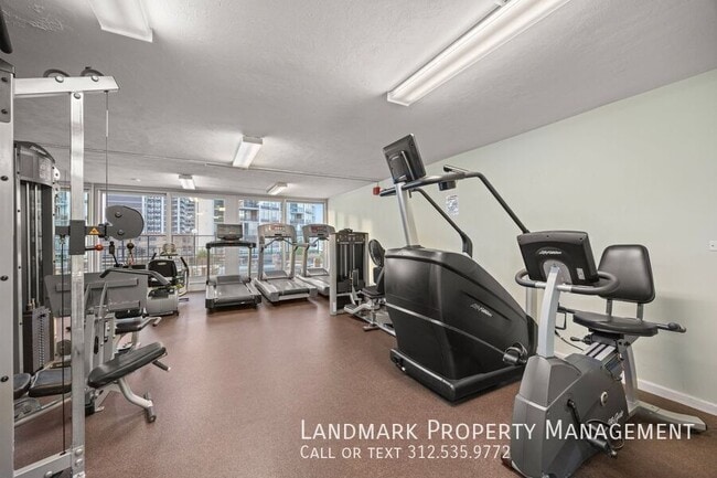 Building Photo - 6033 N Sheridan-Unit 35D