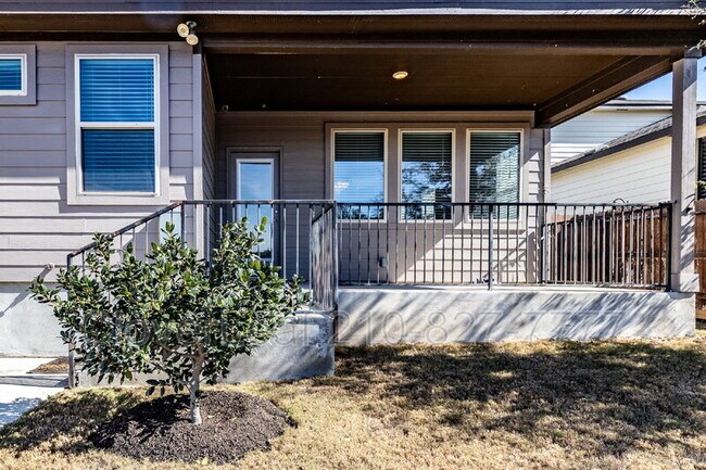 Building Photo - 5530 Pin Pt