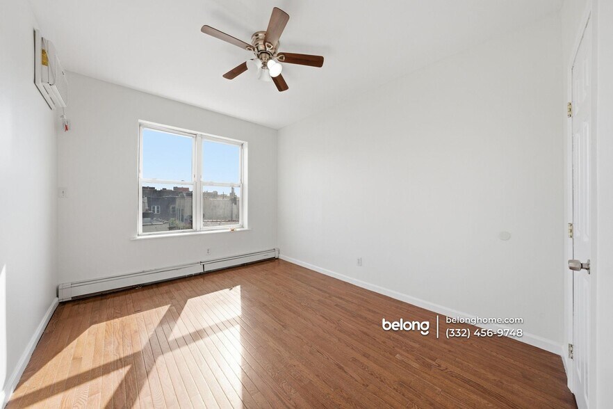 Building Photo - 202 E 93rd St