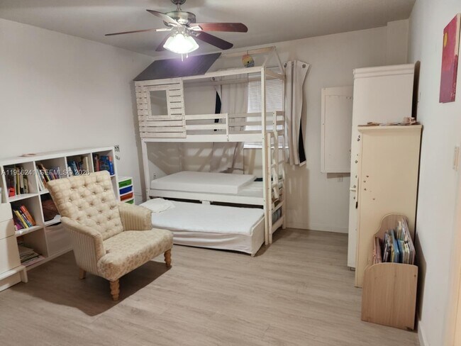 Building Photo - 322 Madeira Ave