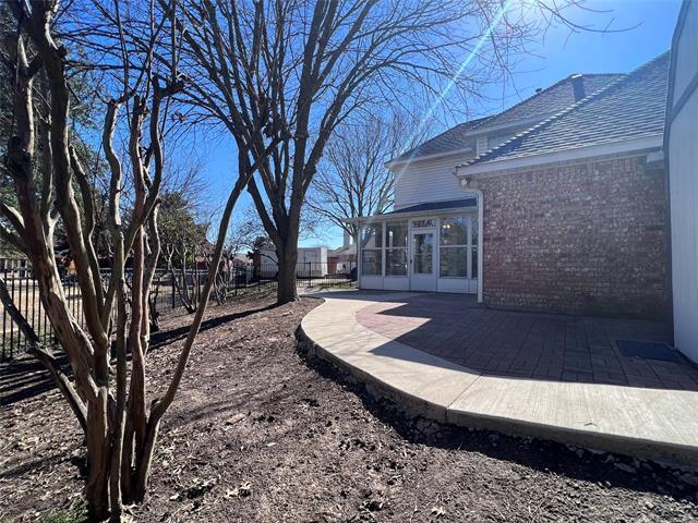 Building Photo - 1111 Hughes Ct