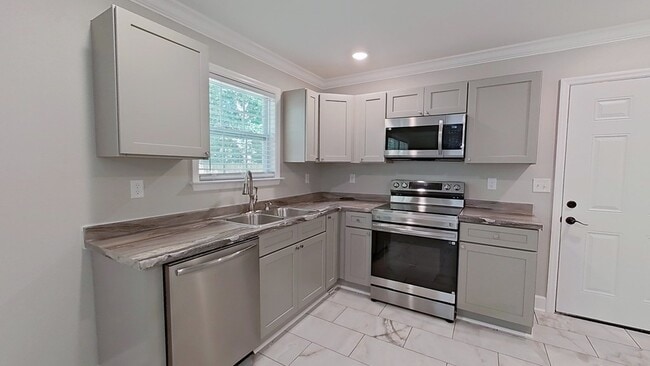 Building Photo - 211 Lucy St