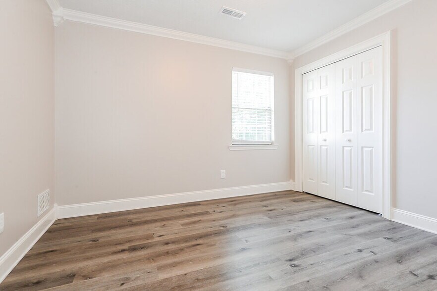 Building Photo - 642 Beaver Run Trce