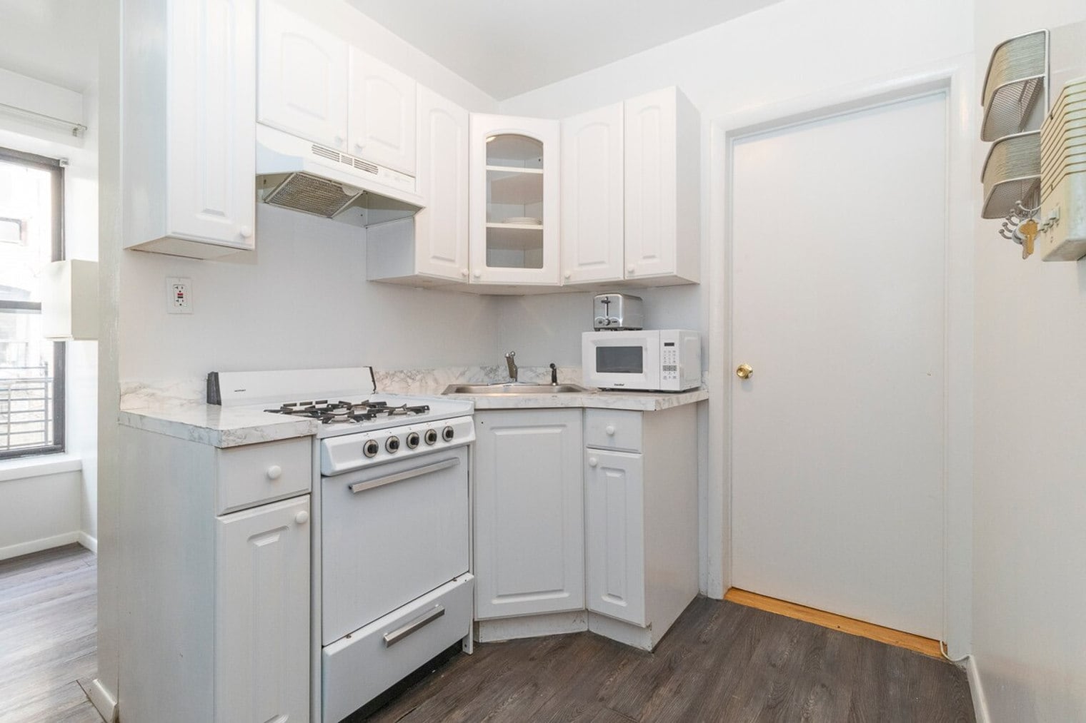 Building Photo - 1819d 2nd Ave