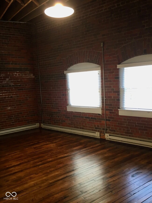 Building Photo - 501 Madison