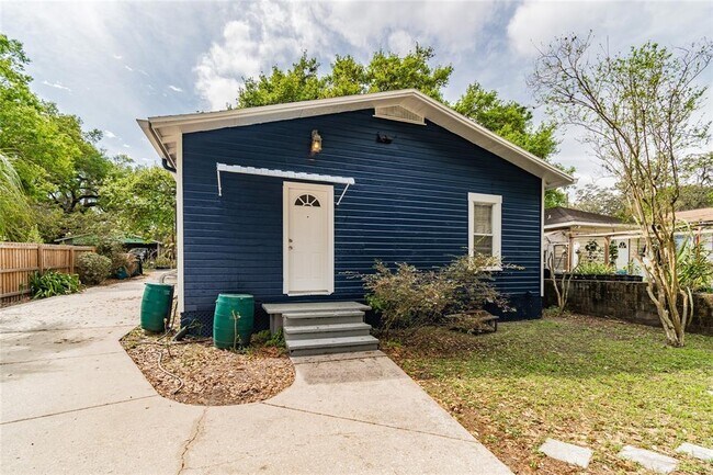 Building Photo - 317 W Jean St