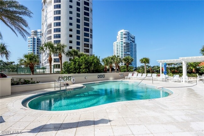 Building Photo - 4255 Gulf Shore Blvd N