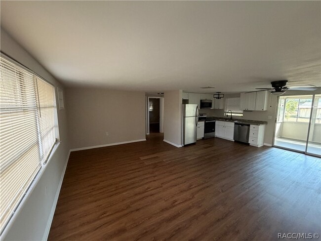 Building Photo - 7 N Jackson St