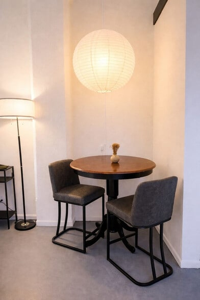 Building Photo - 823 N 2nd St