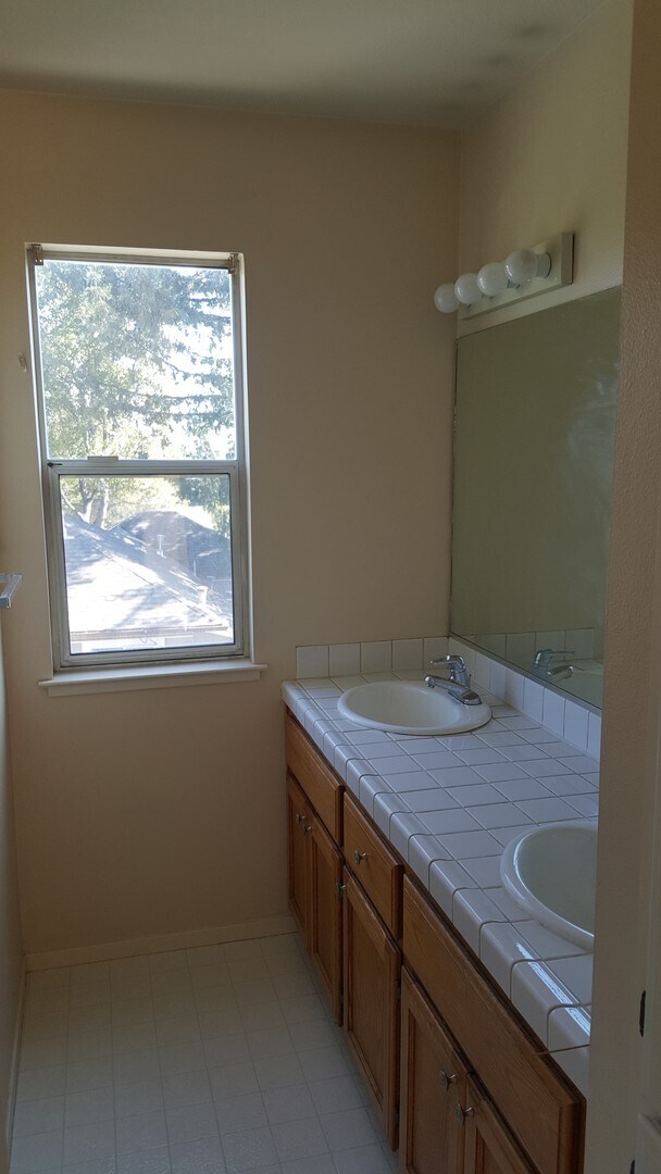 Building Photo - FARLEY