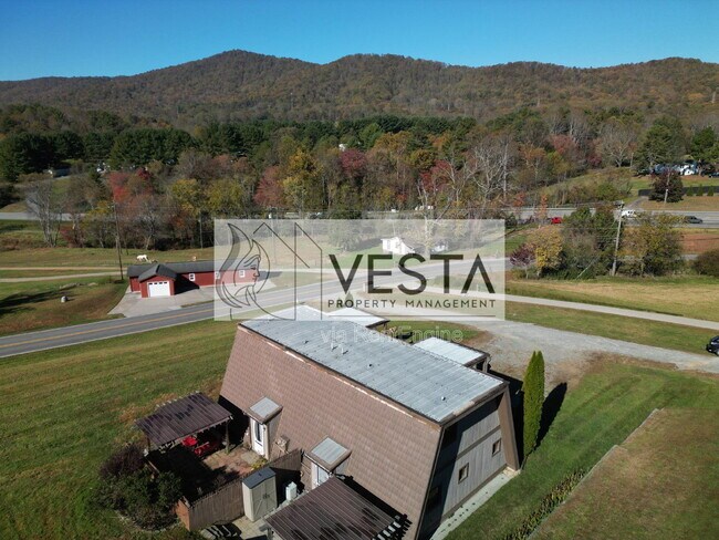 Building Photo - 588 Ray Hill Rd