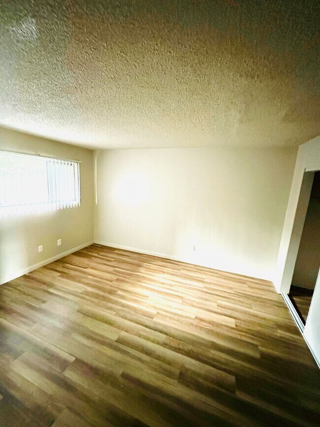 Interior Photo - Cerritos Avenue Apartments