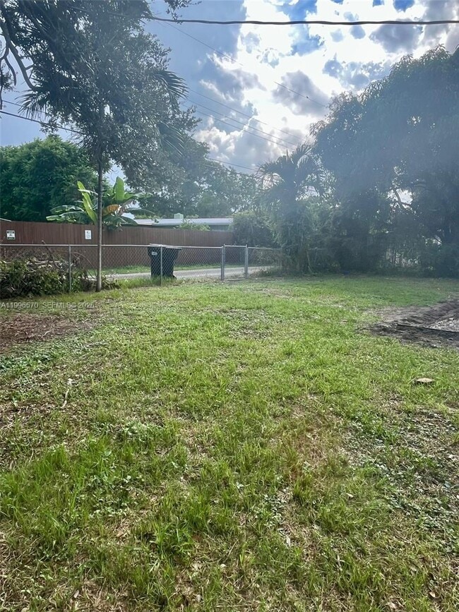 Building Photo - 1776 NE 178th St