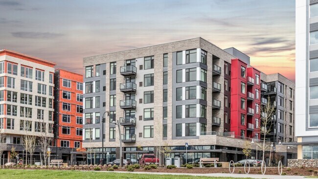 Building Photo - 111 Parkway Pl