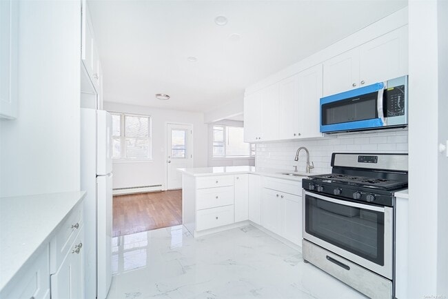 Building Photo - 1283 E 56th St