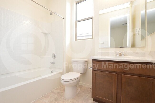 Building Photo - 816 S Strahan Pl