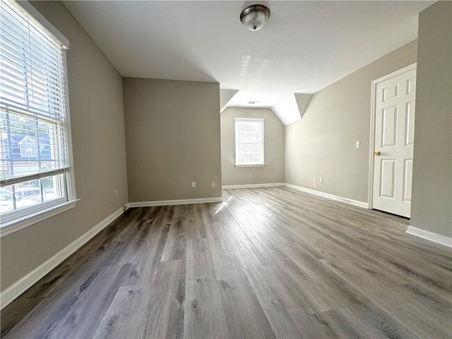 Building Photo - 1565 Ox Bridge Ct NW