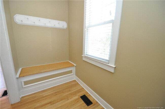 Building Photo - 1164 Trentini Ave