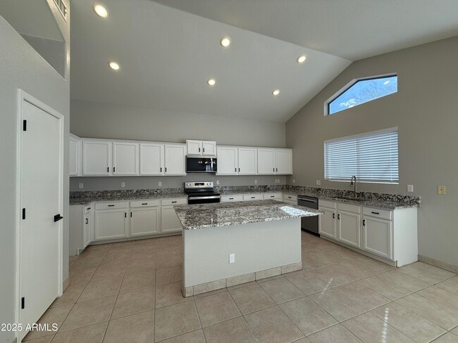 Building Photo - 14506 N 129th Ave