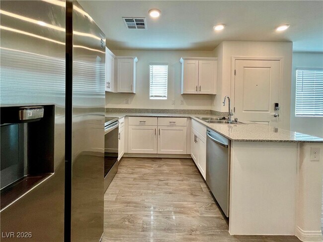 Building Photo - 12185 Scarlet Ember Rd