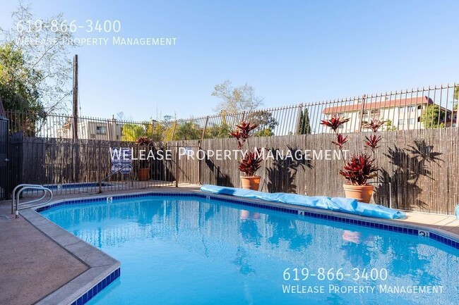 Building Photo - 2 bed 1 bath Sunny top floor end unit in G...