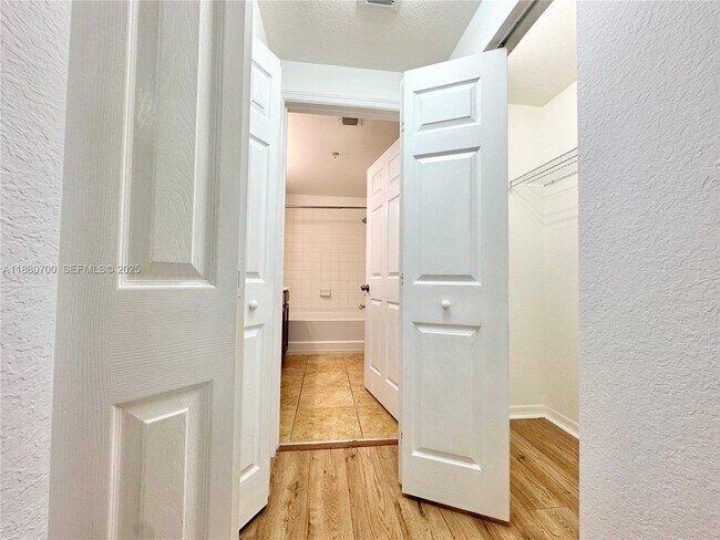 Building Photo - 10870 NW 88th Terrace