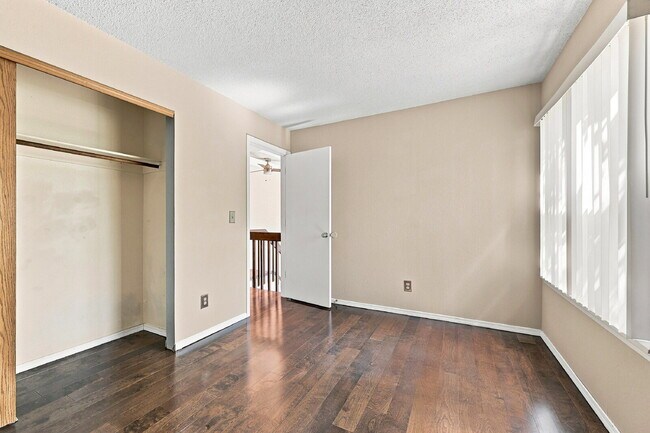 Building Photo - $3,048.95 with $300 Cleaning Voucher, 3 Beds - 2 Bath, Single Family Home in Highlands Ranch with...