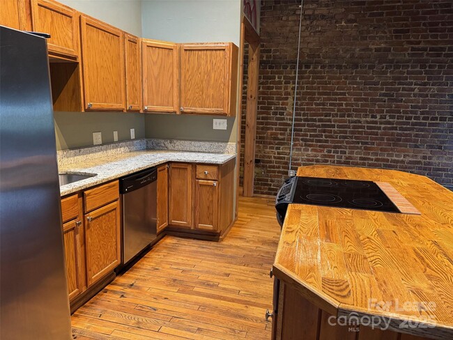 Building Photo - 110 Church St NW