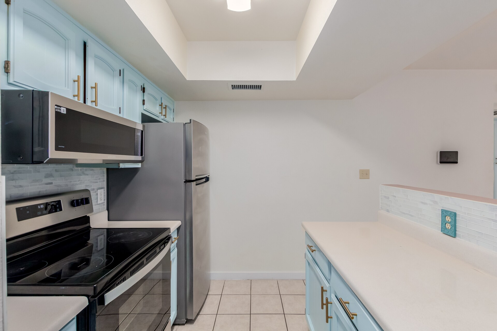 Building Photo - 925 W Peoria Ave