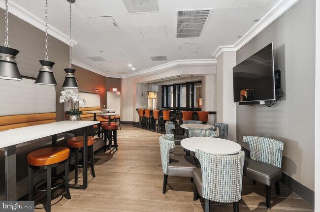 Building Photo - 3101 N Hampton Dr