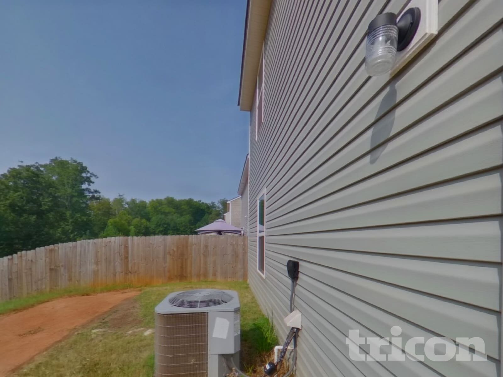 Building Photo - 2170 Southlea Dr