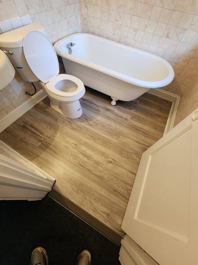 Building Photo - 15714 Holmes Ave