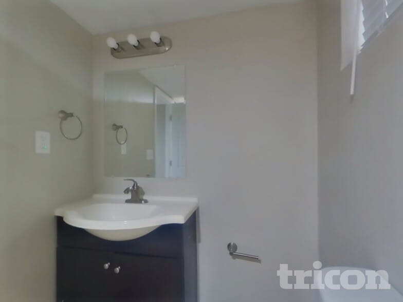 Building Photo - 2933 Sabal Palm Dr